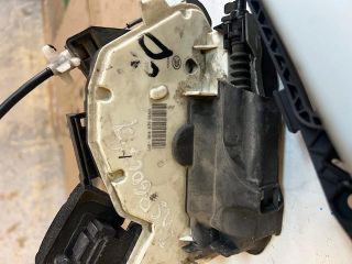 bontott VW GOLF VII Jobb hátsó Ajtózár