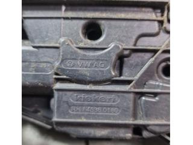 bontott VW GOLF VII Jobb hátsó Ajtózár