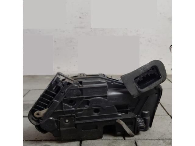 bontott VW GOLF VII Jobb hátsó Ajtózár