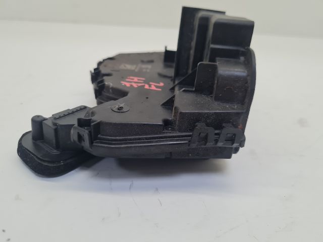 bontott VW GOLF VII Jobb hátsó Ajtózár