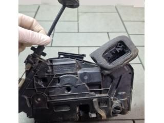 bontott VW GOLF VII Jobb hátsó Ajtózár