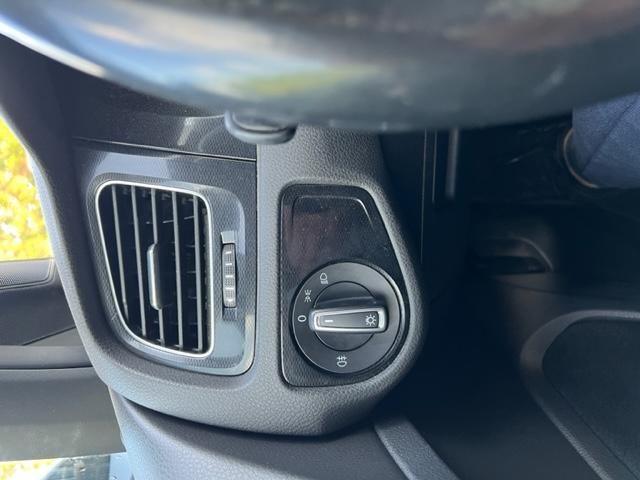 bontott VW GOLF VII Jobb hátsó Ajtózár