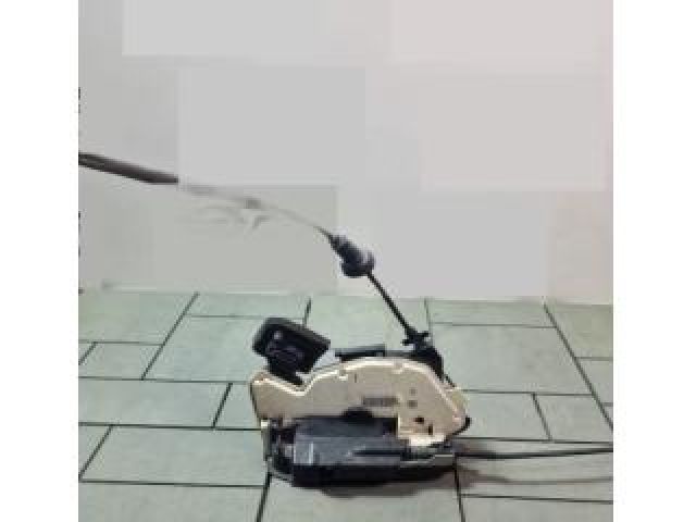 bontott VW GOLF VII Jobb hátsó Ajtózár