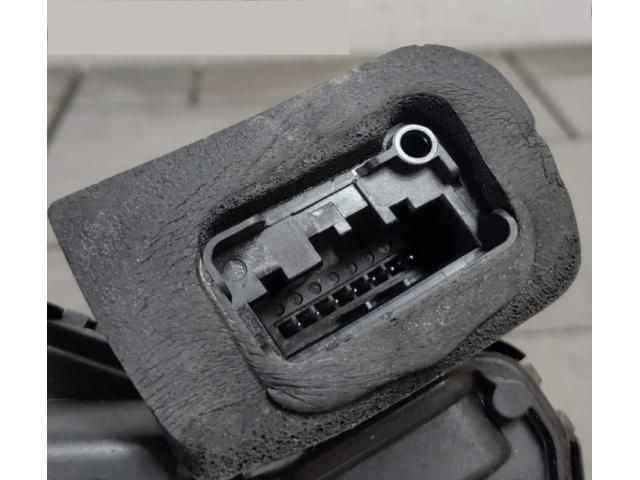 bontott VW GOLF VII Jobb hátsó Ajtózár