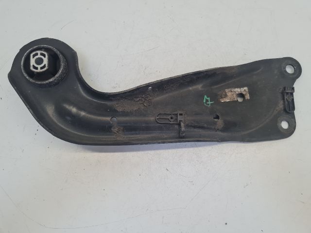 bontott VW GOLF VII Jobb hátsó Alsó Hátsó Lengőkar