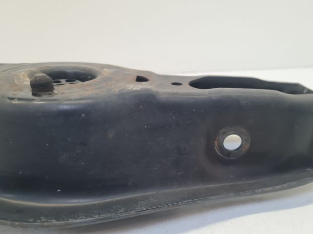 bontott VW GOLF VII Jobb hátsó Alsó Lengőkar