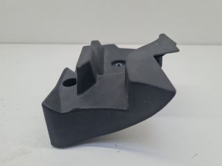 bontott VW GOLF VII Jobb hátsó Csomagtér Burkolat (Műanyag)