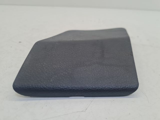 bontott VW GOLF VII Jobb hátsó Csomagtér Burkolat (Műanyag)