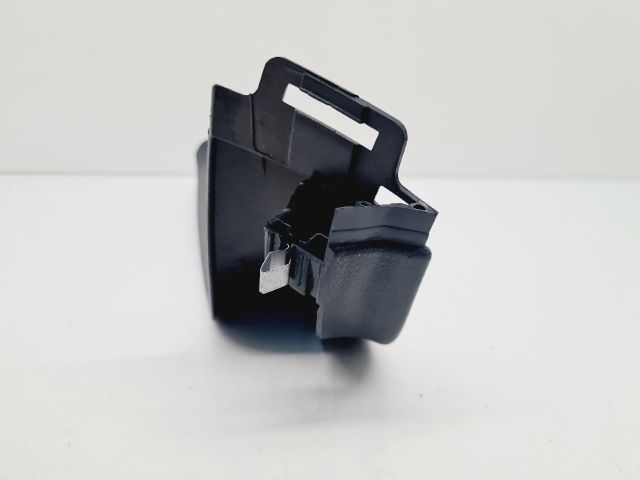 bontott VW GOLF VII Jobb hátsó Csomagtér Burkolat (Műanyag)