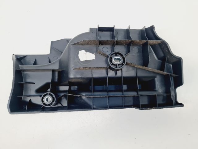 bontott VW GOLF VII Jobb hátsó Csomagtér Burkolat (Műanyag)