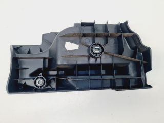 bontott VW GOLF VII Jobb hátsó Csomagtér Burkolat (Műanyag)