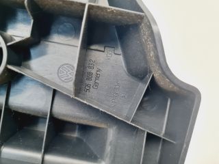 bontott VW GOLF VII Jobb hátsó Csomagtér Burkolat (Műanyag)