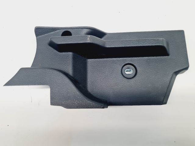 bontott VW GOLF VII Jobb hátsó Csomagtér Burkolat (Műanyag)