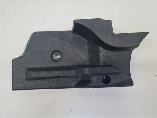 bontott VW GOLF VII Jobb hátsó Csomagtér Burkolat (Műanyag)