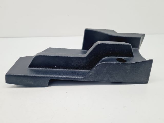 bontott VW GOLF VII Jobb hátsó Csomagtér Burkolat (Műanyag)