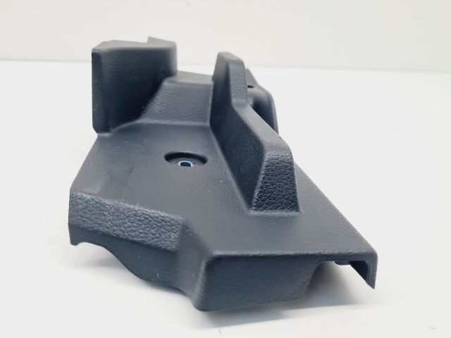 bontott VW GOLF VII Jobb hátsó Csomagtér Burkolat (Műanyag)