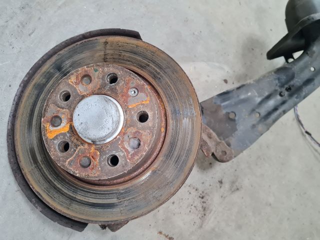 bontott VW GOLF VII Jobb hátsó Csonkállvány Kerékaggyal