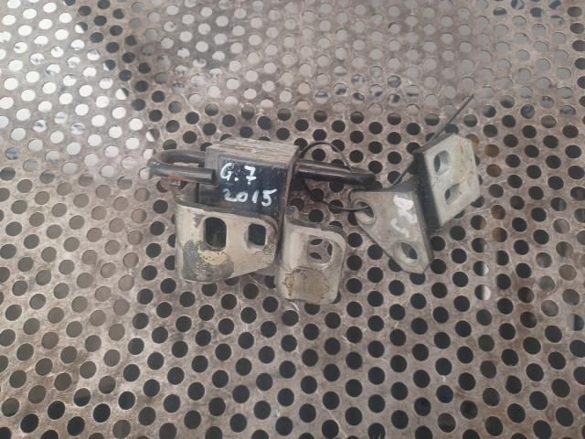 bontott VW GOLF VII Jobb hátsó Felső Zsanér