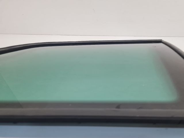 bontott VW GOLF VII Jobb hátsó Fixüveg (Ajtóban)