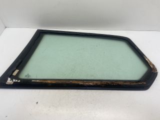 bontott VW GOLF VII Jobb hátsó Fixüveg (Ajtóban)