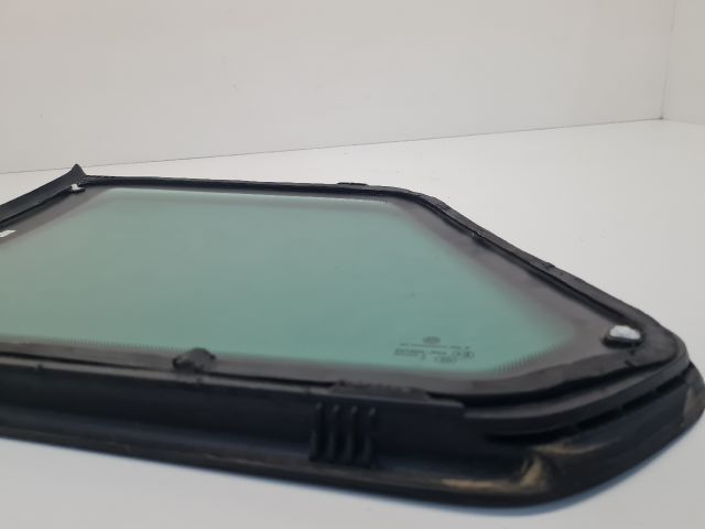 bontott VW GOLF VII Jobb hátsó Fixüveg (Ajtóban)