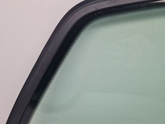 bontott VW GOLF VII Jobb hátsó Fixüveg (Ajtóban)