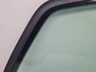 bontott VW GOLF VII Jobb hátsó Fixüveg (Ajtóban)