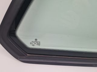 bontott VW GOLF VII Jobb hátsó Fixüveg (Ajtóban)