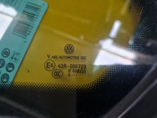 bontott VW GOLF VII Jobb hátsó Fixüveg (Ajtóban)