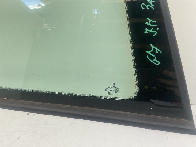 bontott VW GOLF VII Jobb hátsó Fixüveg (Ajtóban)
