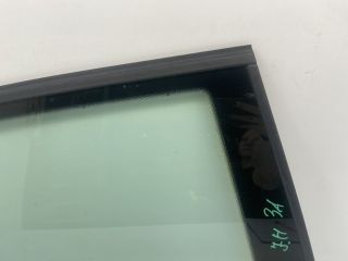 bontott VW GOLF VII Jobb hátsó Fixüveg (Ajtóban)