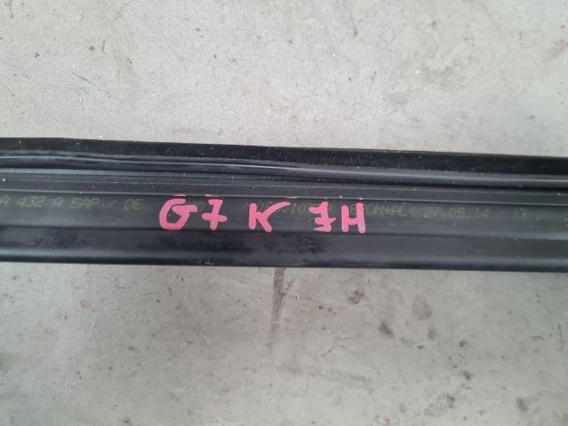 bontott VW GOLF VII Jobb hátsó Gumikéder