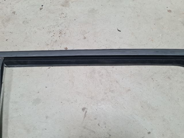 bontott VW GOLF VII Jobb hátsó Gumikéder