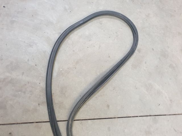 bontott VW GOLF VII Jobb hátsó Gumikéder