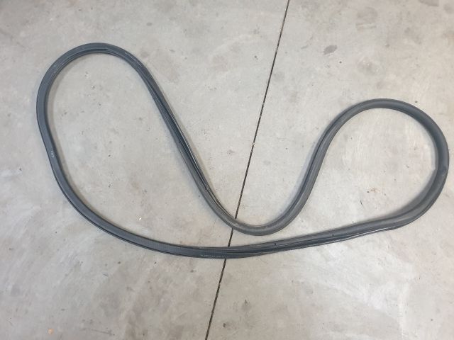 bontott VW GOLF VII Jobb hátsó Gumikéder