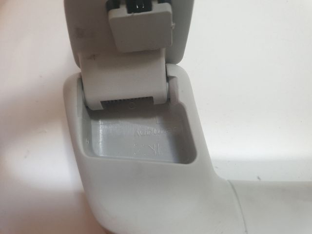 bontott VW GOLF VII Jobb hátsó Kapaszkodó (Felső)