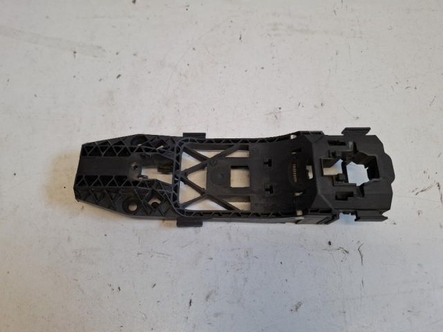 bontott VW GOLF VII Jobb hátsó Külső Kilincsfészek