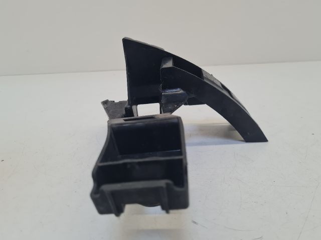 bontott VW GOLF VII Jobb hátsó Lökhárító Tartó (Műanyag)