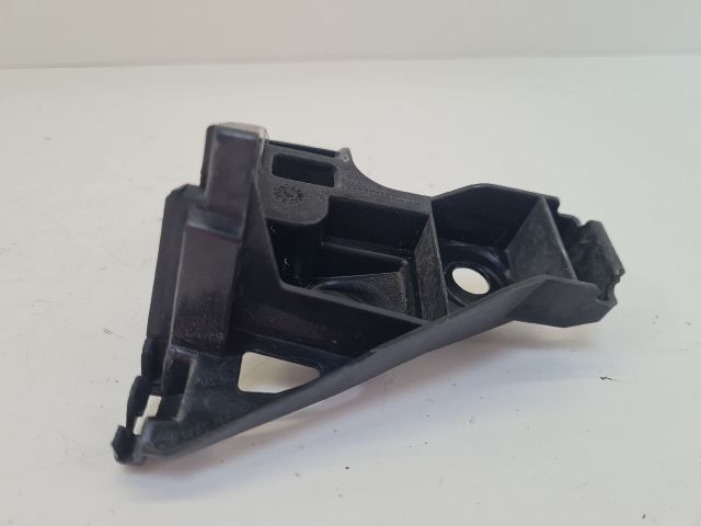 bontott VW GOLF VII Jobb hátsó Lökhárító Tartó (Műanyag)