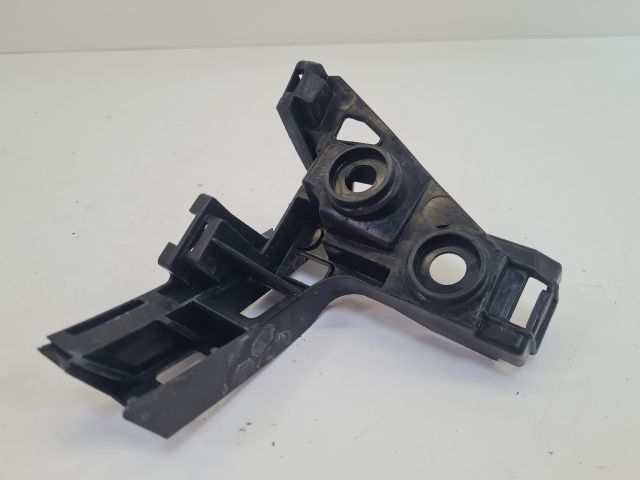 bontott VW GOLF VII Jobb hátsó Lökhárító Tartó (Műanyag)