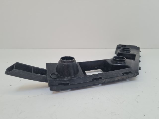 bontott VW GOLF VII Jobb hátsó Lökhárító Tartó (Műanyag)