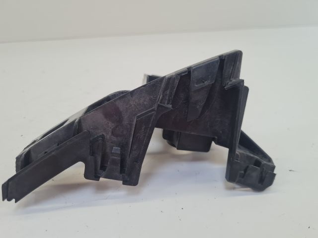 bontott VW GOLF VII Jobb hátsó Lökhárító Tartó (Műanyag)