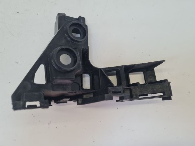 bontott VW GOLF VII Jobb hátsó Lökhárító Tartó (Műanyag)