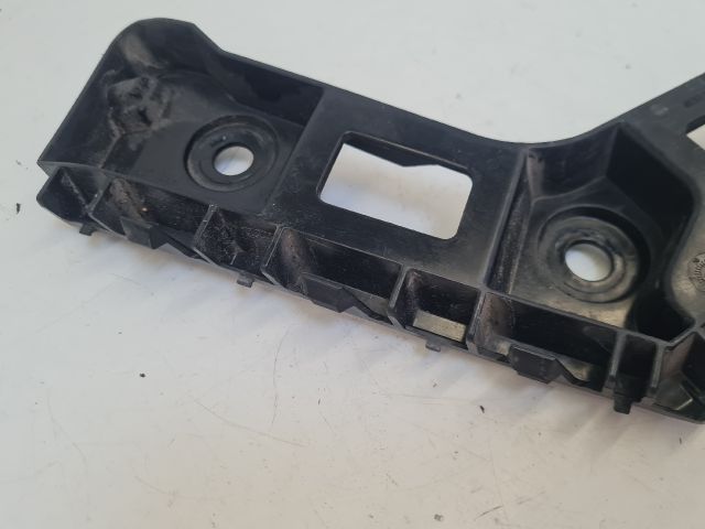 bontott VW GOLF VII Jobb hátsó Lökhárító Tartó (Műanyag)