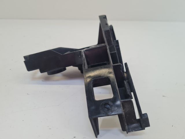 bontott VW GOLF VII Jobb hátsó Lökhárító Tartó (Műanyag)