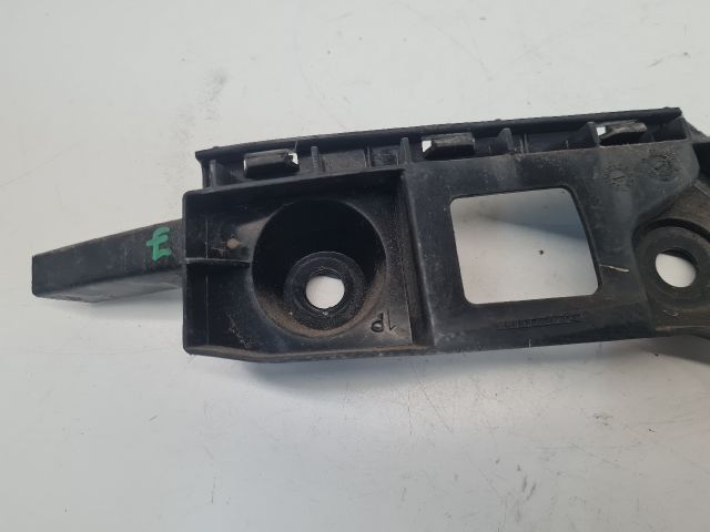 bontott VW GOLF VII Jobb hátsó Lökhárító Tartó (Műanyag)