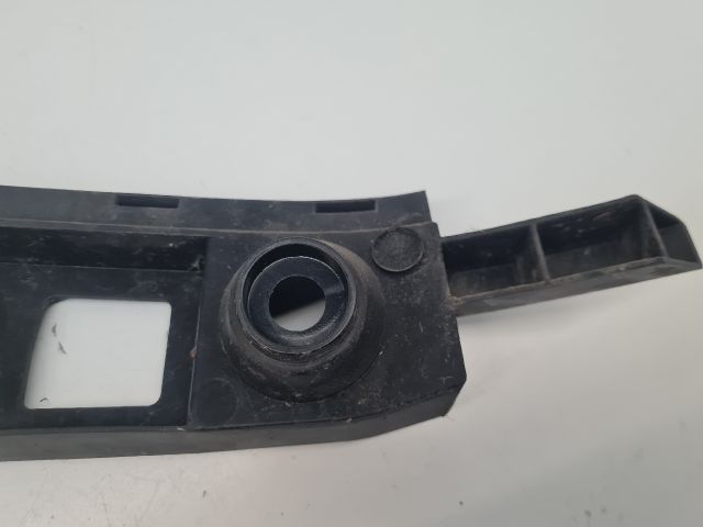 bontott VW GOLF VII Jobb hátsó Lökhárító Tartó (Műanyag)