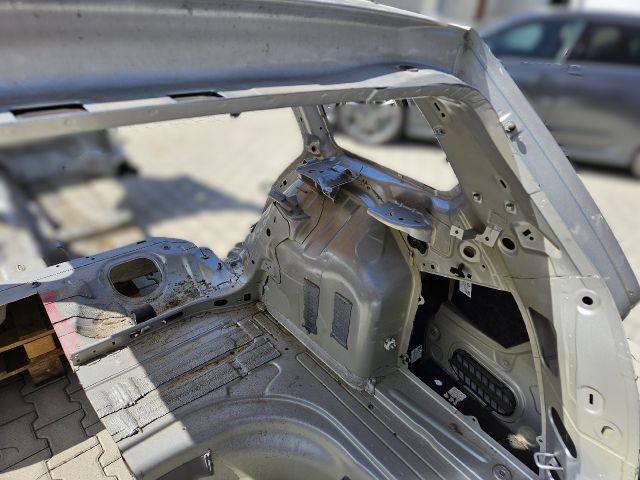 bontott VW GOLF VII Jobb hátsó Negyed Karosszéria Csomag