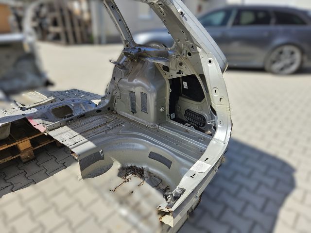 bontott VW GOLF VII Jobb hátsó Negyed Karosszéria Csomag