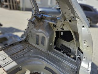 bontott VW GOLF VII Jobb hátsó Negyed Karosszéria Csomag